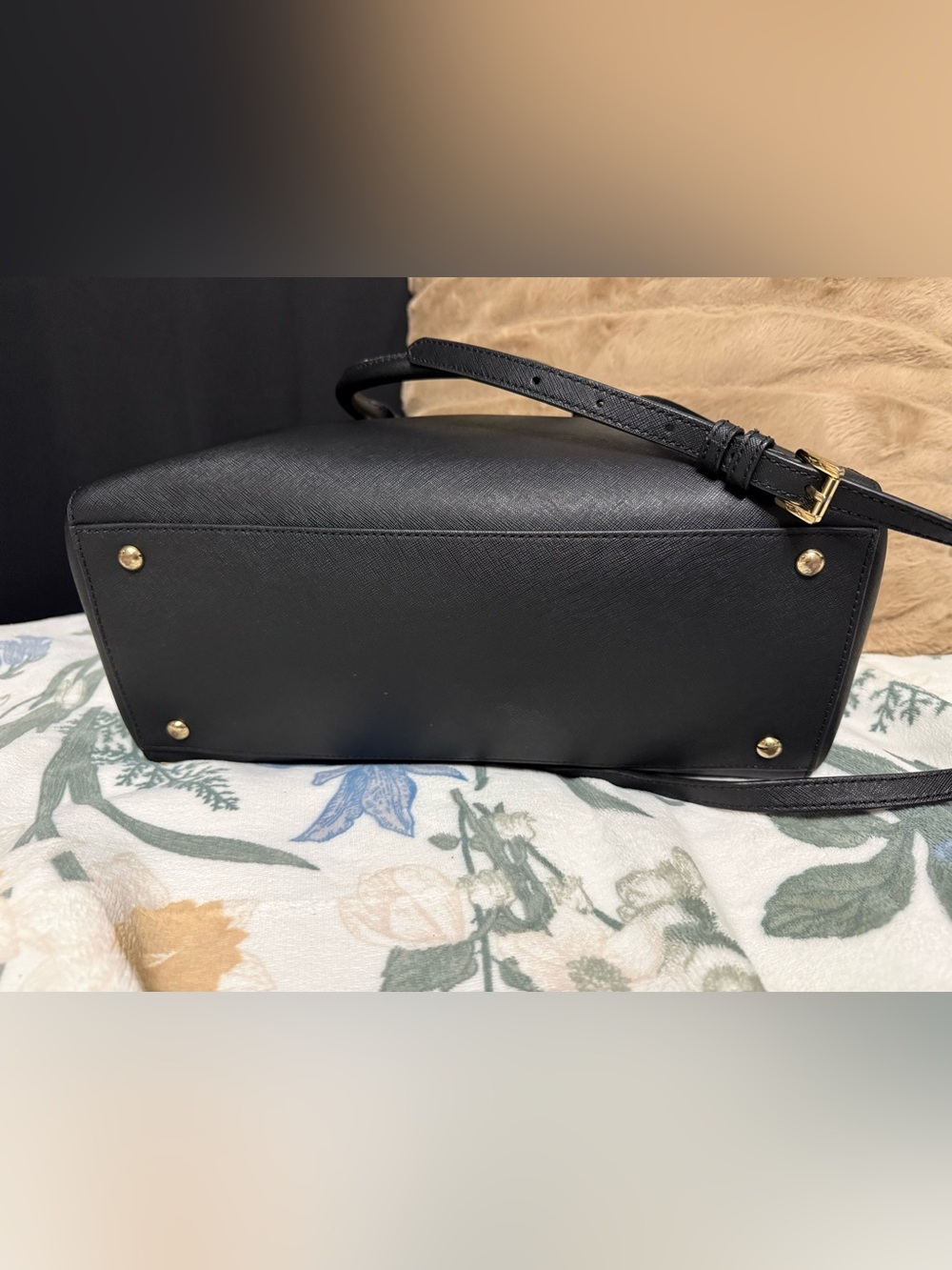 VNTG Michael Kors Cindy Large Studded Dome Satchel Crossbody Black Leather - Picture 4 of 8